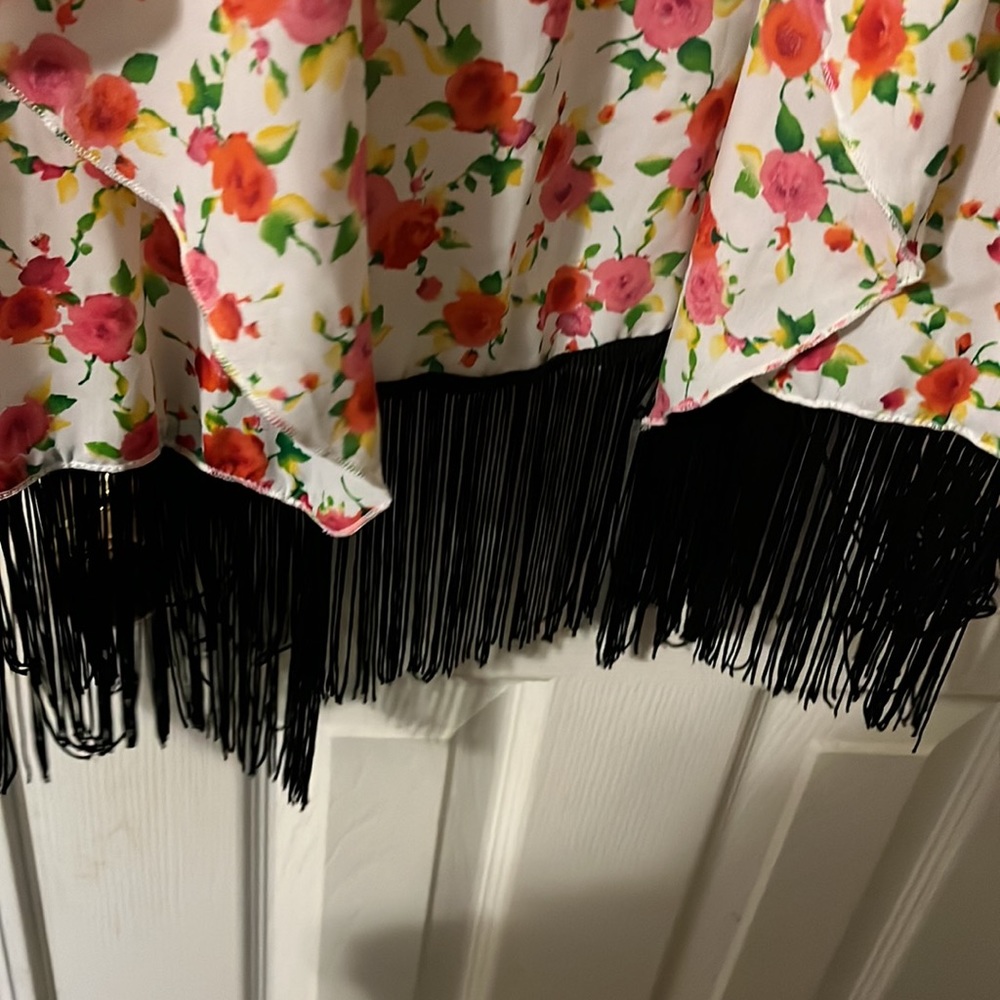 LuLaroe Kimono with Fridge - Picture 4 of 5